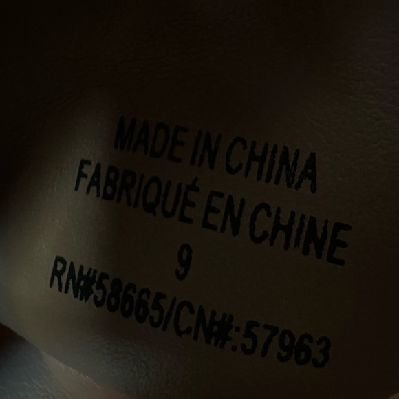 Abound Women's Mustard Yellow and Gold Hardware Chunky Heel Sandals Size 9 - Picture 9 of 9